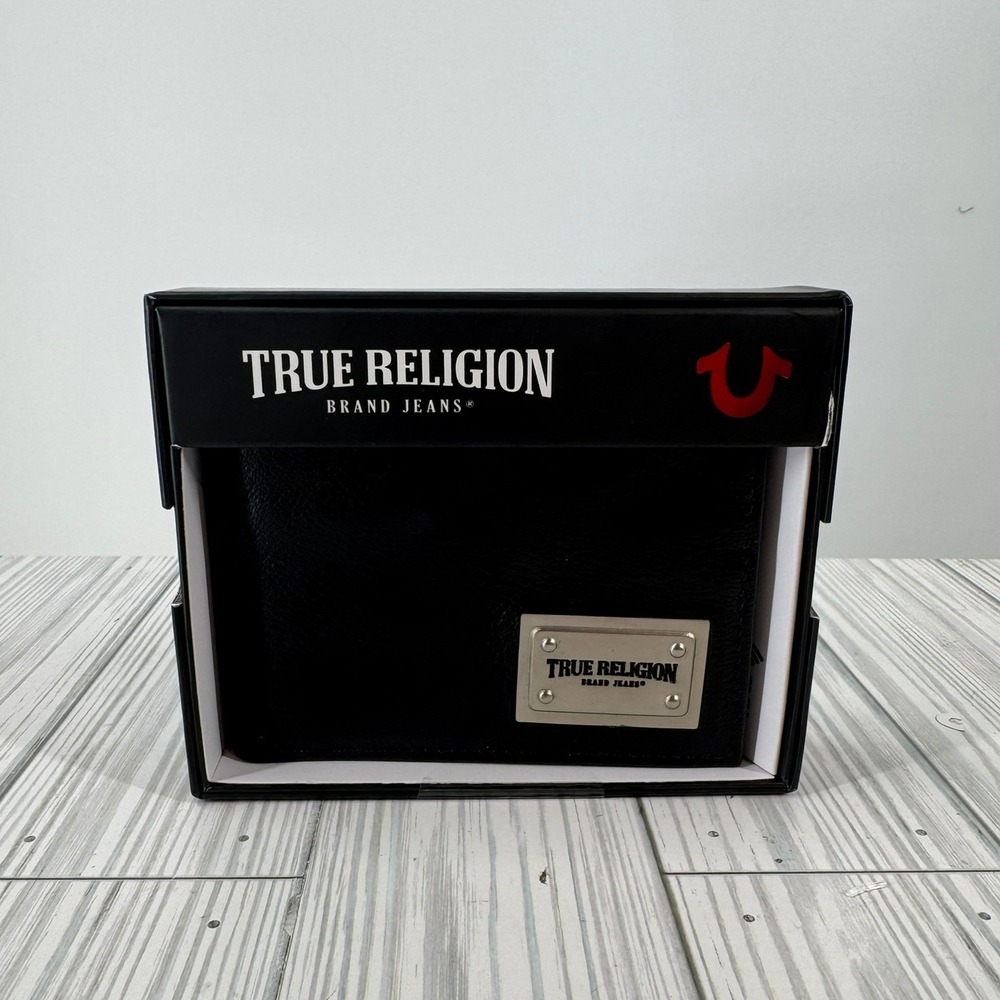 True Religion Mens Black Genuine Leather Sonny Bifold Wallet‎ Metal Logo Plate